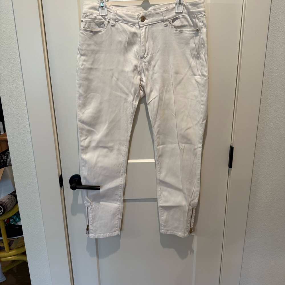 White House Black Market Ladies White Skimmer Jeans. Size 10.  Waist 17”